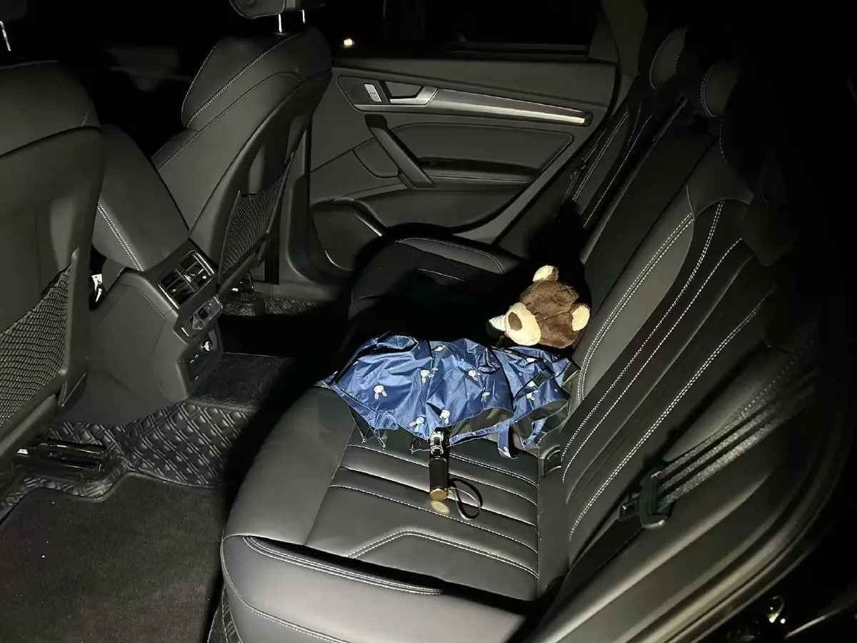 2023 Audi Q5L 2.0T 190HP L4 7DCT,autocango,china used car exporter,china ev exporter,chinese used car exporter,chinese used ev exporter