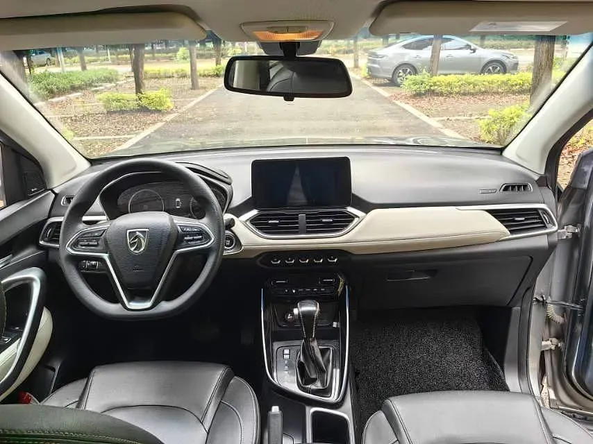 2019 BaoJun 530 1.5T 151HP L4 CVT,autocango,china used car exporter,china ev exporter,chinese used car exporter,chinese used ev exporter