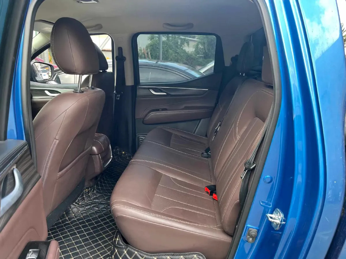 2022 Dongfeng RuiQi 7 2.3T 166HP L4 8AT,autocango,china used car exporter,china ev exporter,chinese used car exporter,chinese used ev exporter