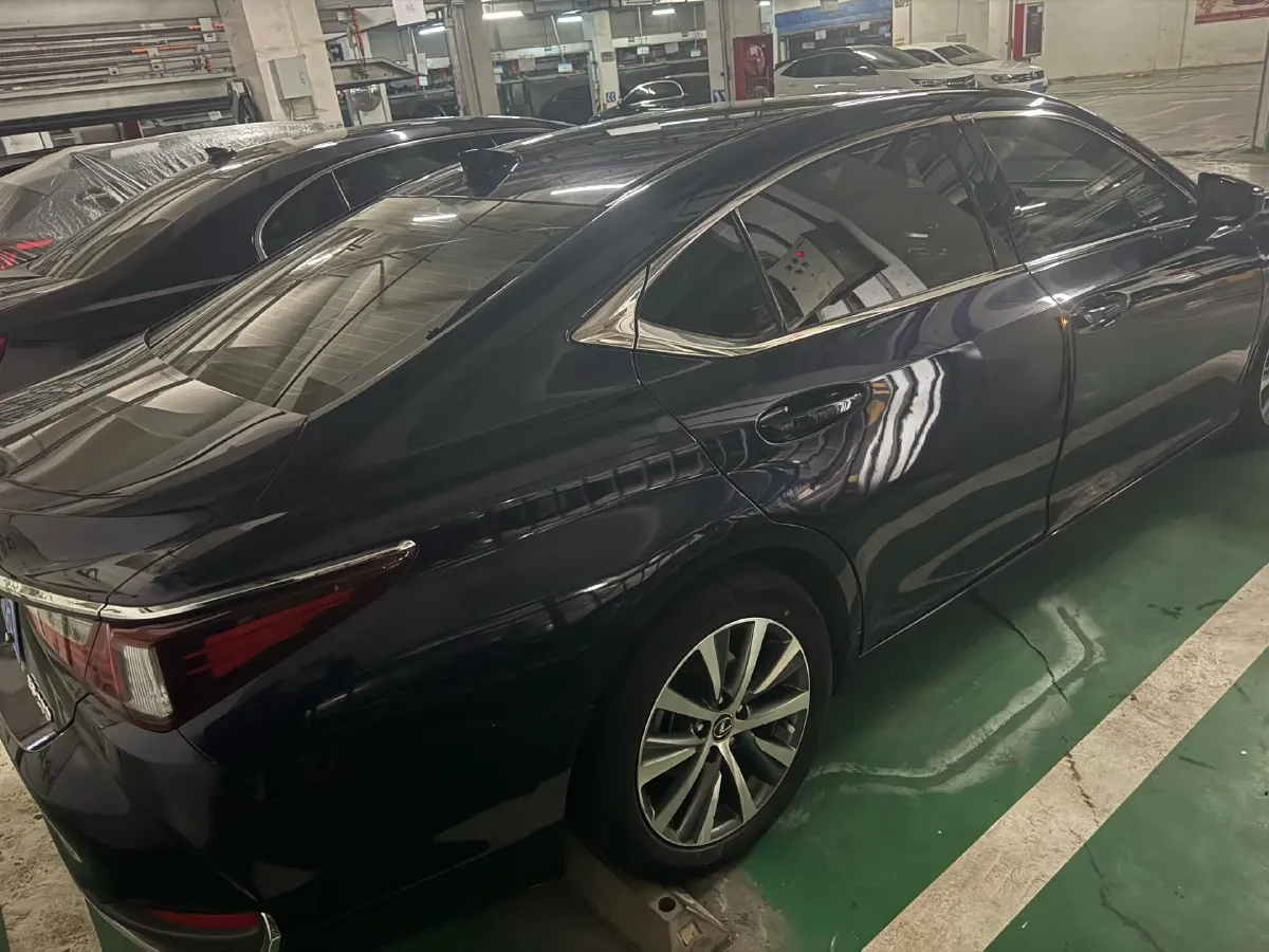 2023 Lexus ES 2.0L 173HP L4 CVT,autocango,china used car exporter,china ev exporter,chinese used car exporter,chinese used ev exporter