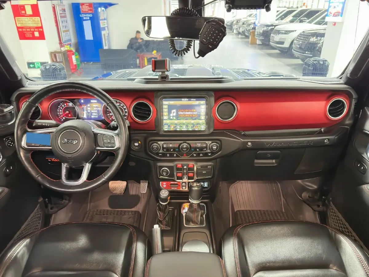 2021 Jeep Wrangler 2.0T 266HP L4 8AT,autocango,china used car exporter,china ev exporter,chinese used car exporter,chinese used ev exporter