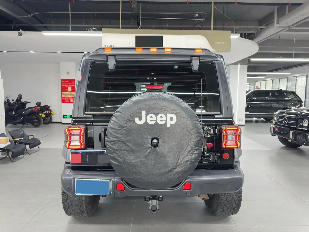 2021 Jeep Wrangler 2.0T 266HP L4 8AT,autocango,china used car exporter,china ev exporter,chinese used car exporter,chinese used ev exporter