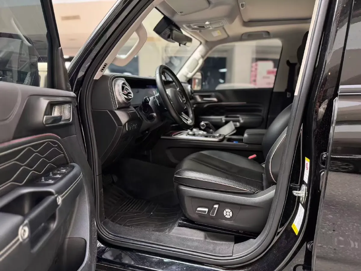 2021 Tank 300 2.0T 227HP L4 8AT,autocango,china used car exporter,china ev exporter,chinese used car exporter,chinese used ev exporter