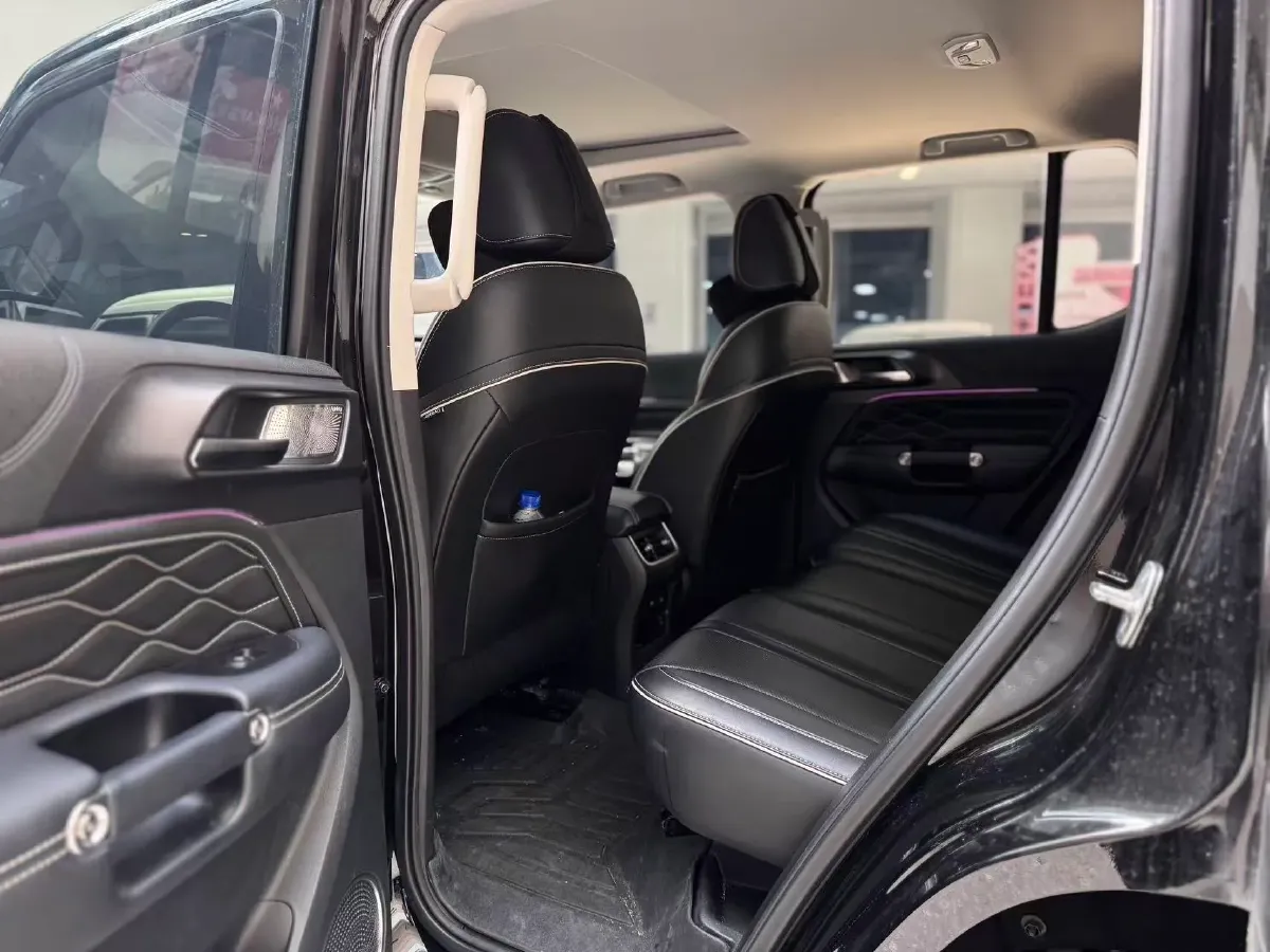 2021 Tank 300 2.0T 227HP L4 8AT,autocango,china used car exporter,china ev exporter,chinese used car exporter,chinese used ev exporter