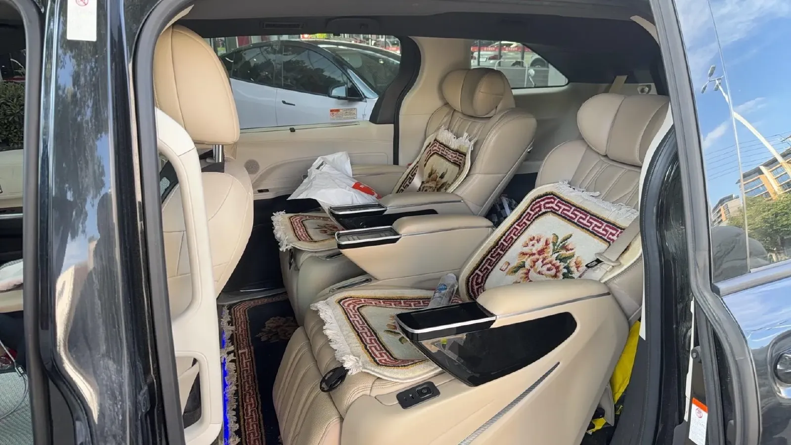 2023 Toyota Granvia 2.5L 189HP L4 E-CVT Hybrid,autocango,china used car exporter,china ev exporter,chinese used car exporter,chinese used ev exporter