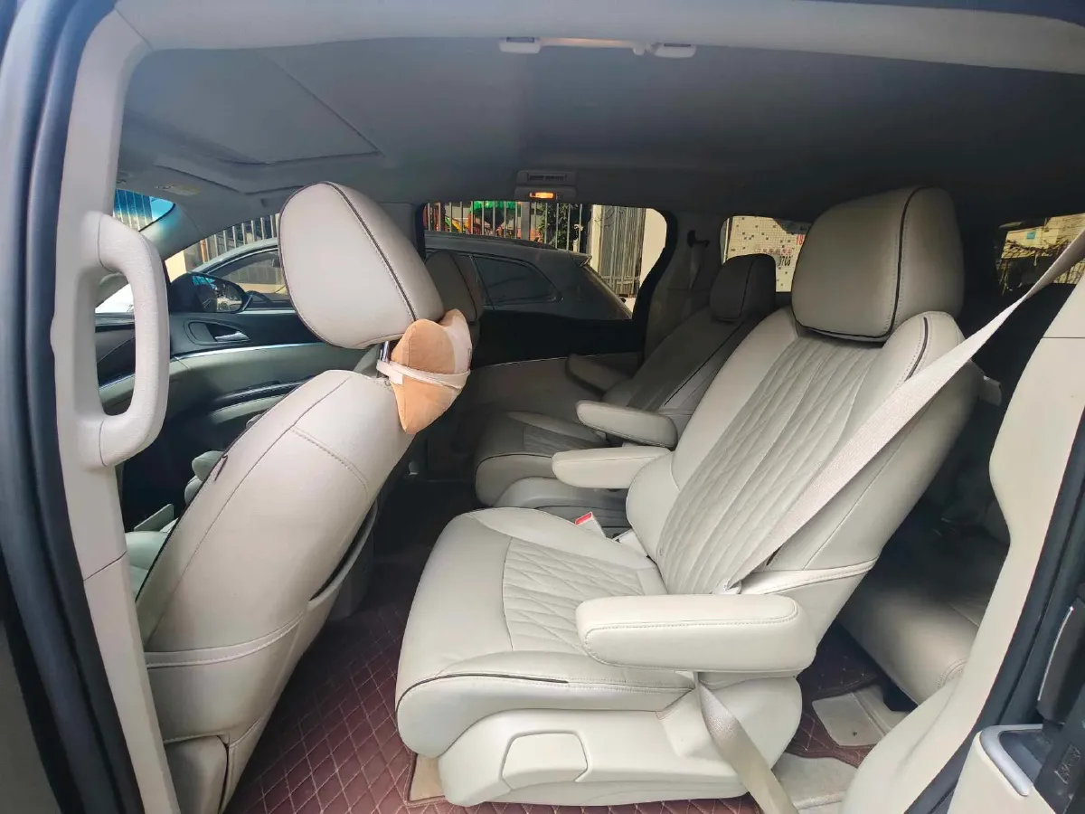 2021 Buick GL8 2.0T 237HP L4 9AT,autocango,china used car exporter,china ev exporter,chinese used car exporter,chinese used ev exporter