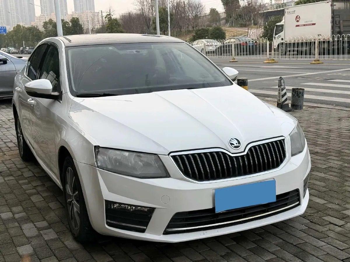 2017 Skoda Octavia 1.6L 110HP L4 6AT,autocango,china used car exporter,china ev exporter,chinese used car exporter,chinese used ev exporter
