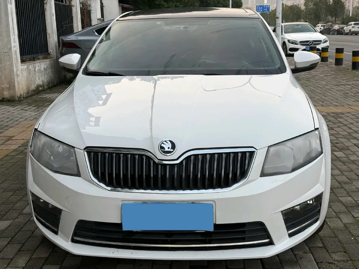 2017 Skoda Octavia 1.6L 110HP L4 6AT,autocango,china used car exporter,china ev exporter,chinese used car exporter,chinese used ev exporter