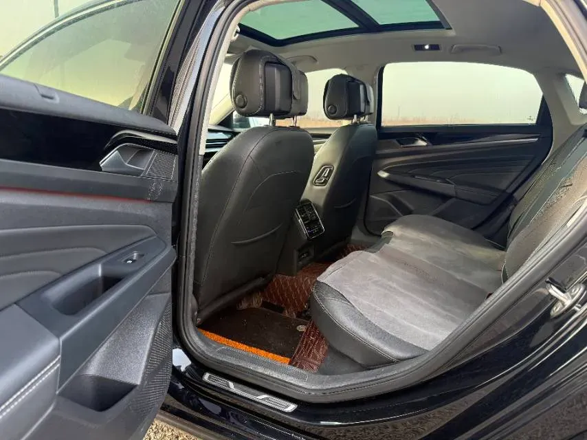 2022 Xpeng P7 BEV 60.2KWH,autocango,china used car exporter,china ev exporter,chinese used car exporter,chinese used ev exporter