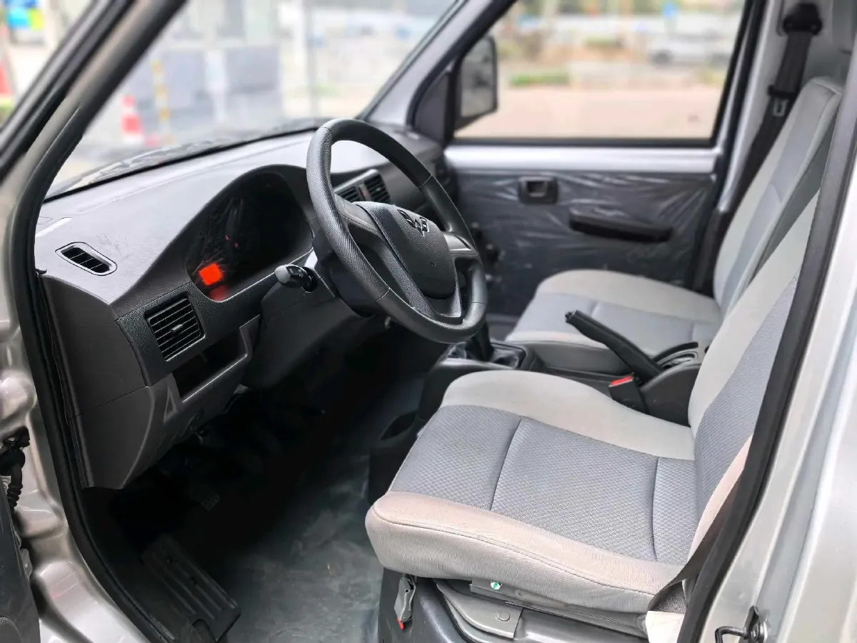 2023 WuLing RongGuang Mini Truck 1.5L 102HP L4 5MT,autocango,china used car exporter,china ev exporter,chinese used car exporter,chinese used ev exporter