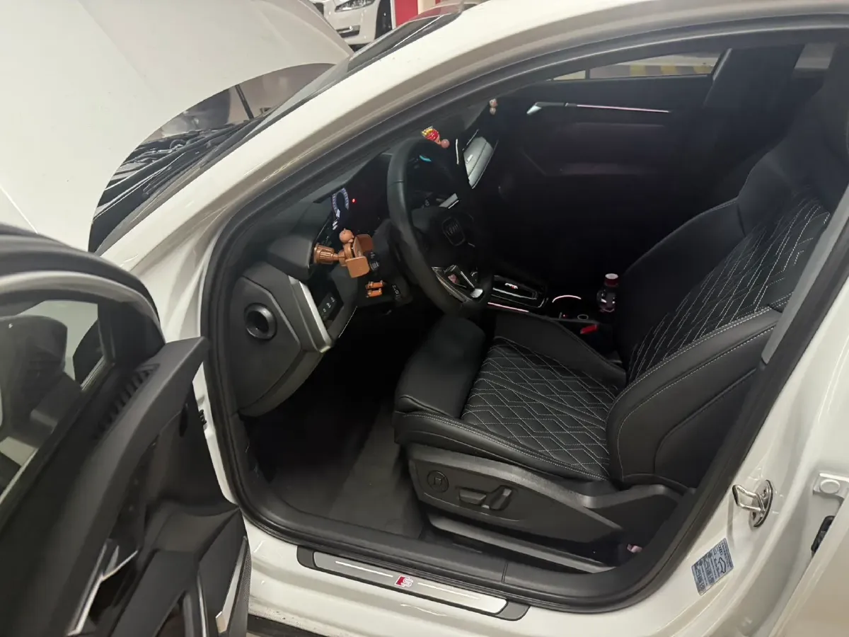 2025 Audi A3 1.5T 160HP L4 7DCT,autocango,china used car exporter,china ev exporter,chinese used car exporter,chinese used ev exporter