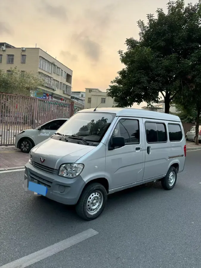 2023 WuLing ZhiGuang 1.5L 102HP L4 5MT,autocango,china used car exporter,china ev exporter,chinese used car exporter,chinese used ev exporter