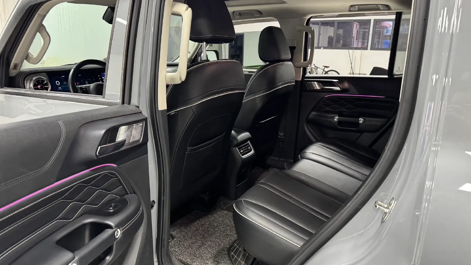 2021 Tank 300 2.0T 227HP L4 8AT,autocango,china used car exporter,china ev exporter,chinese used car exporter,chinese used ev exporter