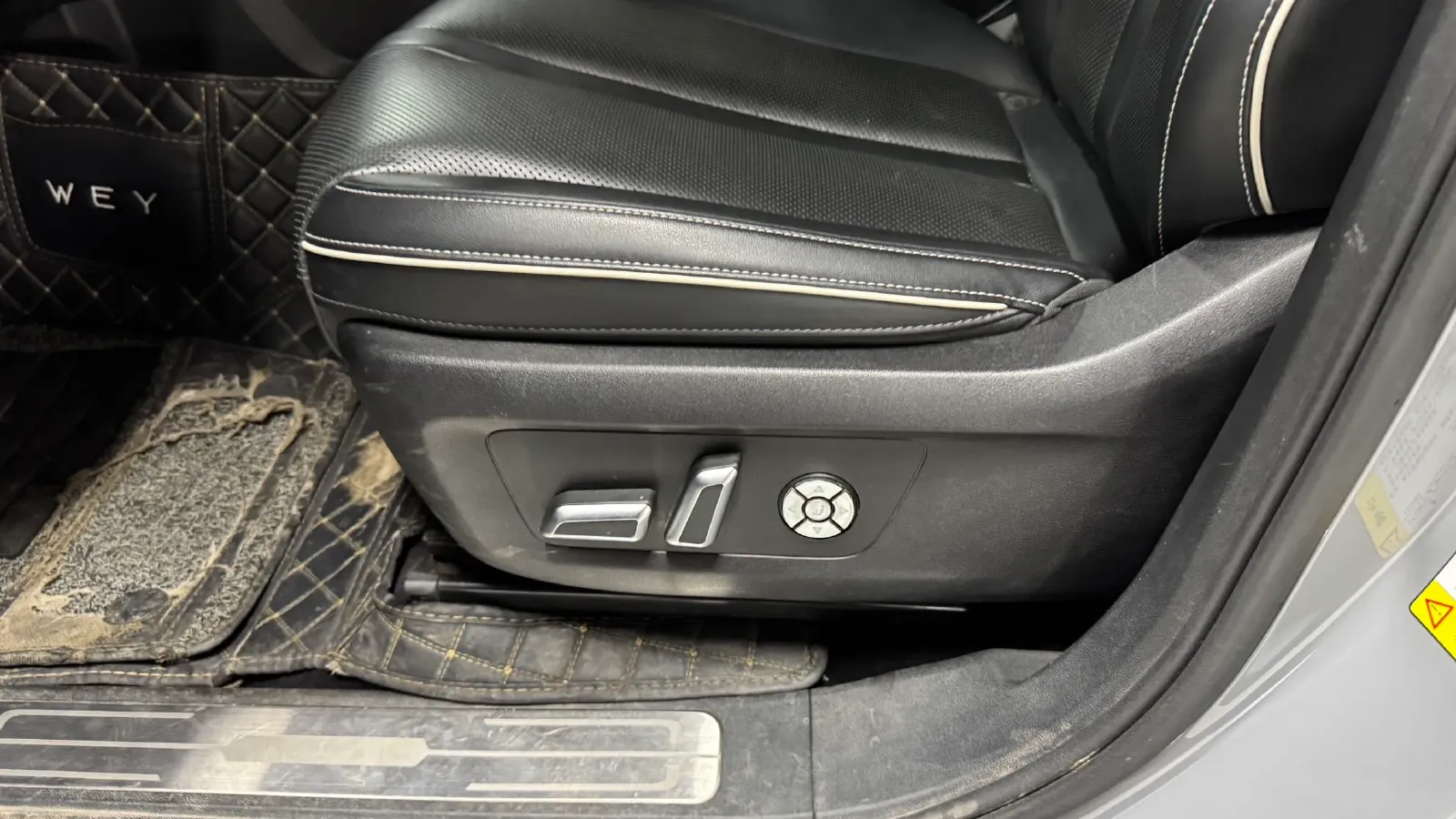 2021 Tank 300 2.0T 227HP L4 8AT,autocango,china used car exporter,china ev exporter,chinese used car exporter,chinese used ev exporter