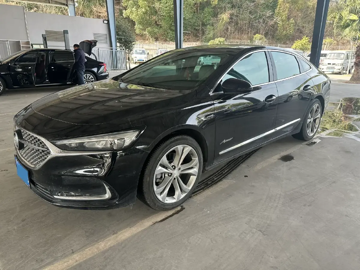 2022 Buick Larcosse 2.0T 237HP L4 9AT