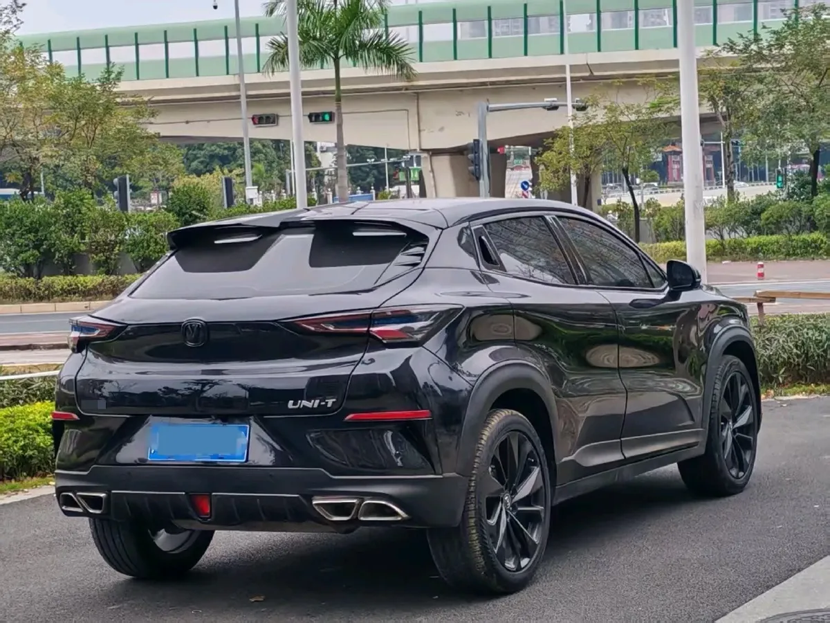 2022 ChangAn UNI-T 1.5T 188HP L4 7DCT,autocango,china used car exporter,china ev exporter,chinese used car exporter,chinese used ev exporter