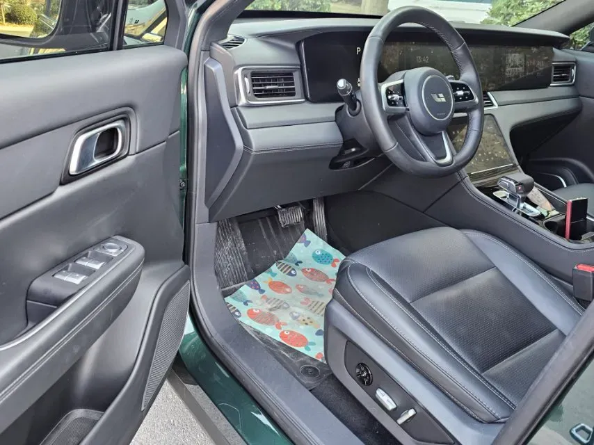 2021 Li ONE Range Extended 131HP REEV 40.5KWH,autocango,china used car exporter,china ev exporter,chinese used car exporter,chinese used ev exporter