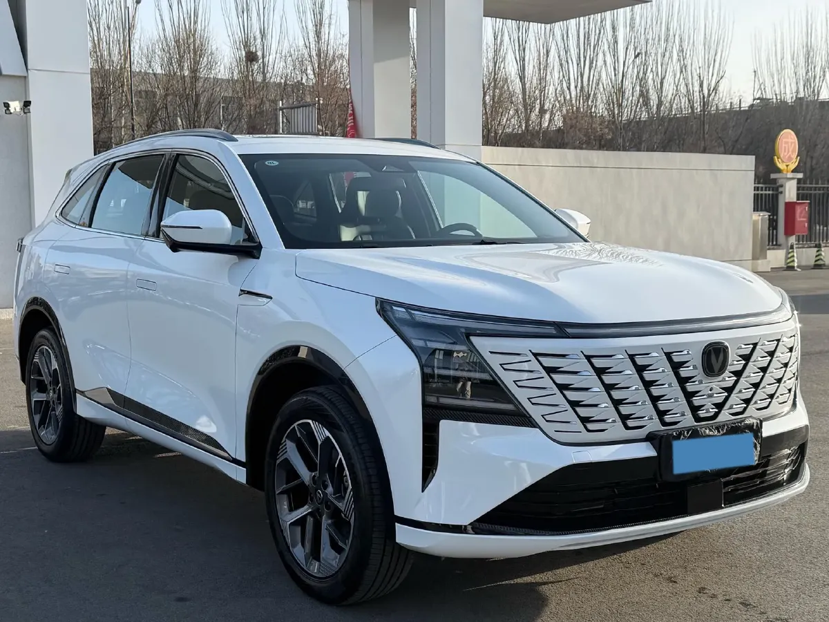 2025 ChangAn CS75 Plus 1.5T 188HP L4 8AT,autocango,china used car exporter,china ev exporter,chinese used car exporter,chinese used ev exporter