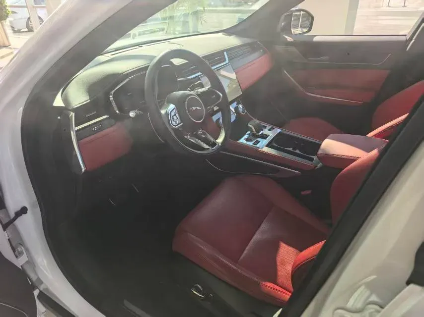 2025 Jaguar F-PACE 3.0T 400HP L6 8AT,autocango,china used car exporter,china ev exporter,chinese used car exporter,chinese used ev exporter