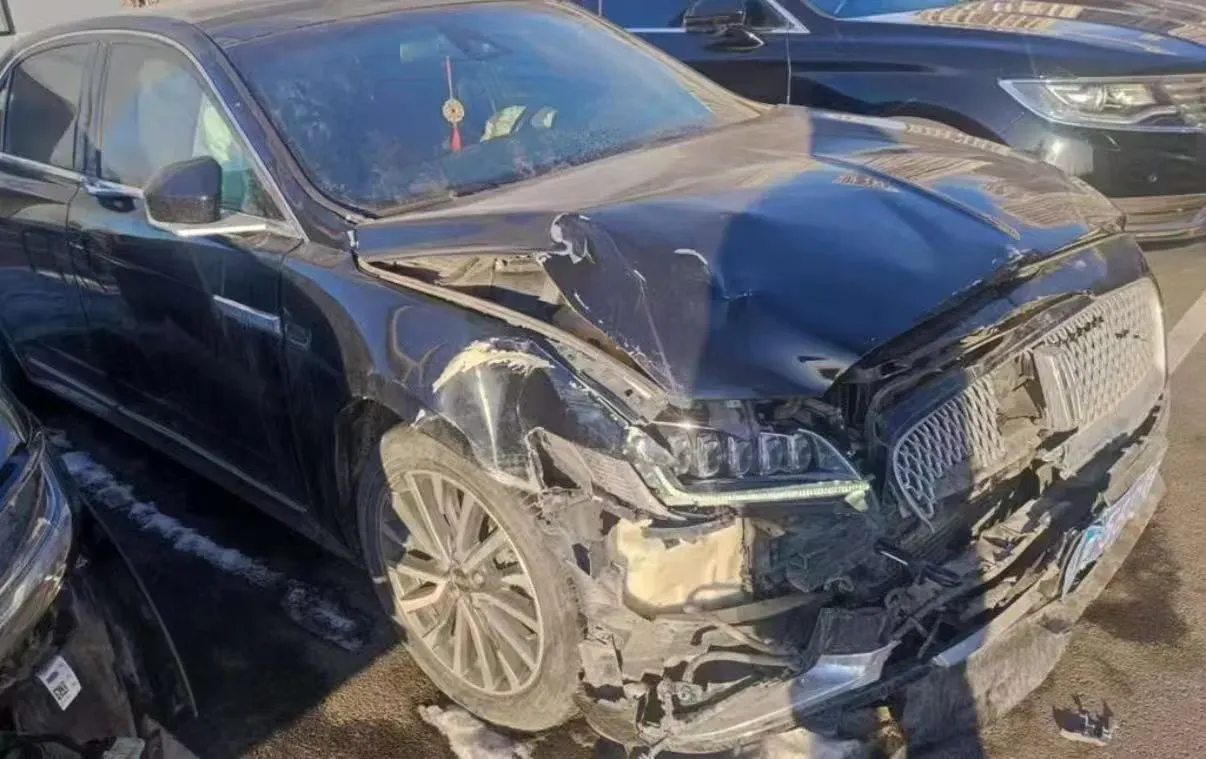 2019 Lincoln Continental 2.0T 261HP L4 6AT,autocango,china used car exporter,china ev exporter,chinese used car exporter,chinese used ev exporter