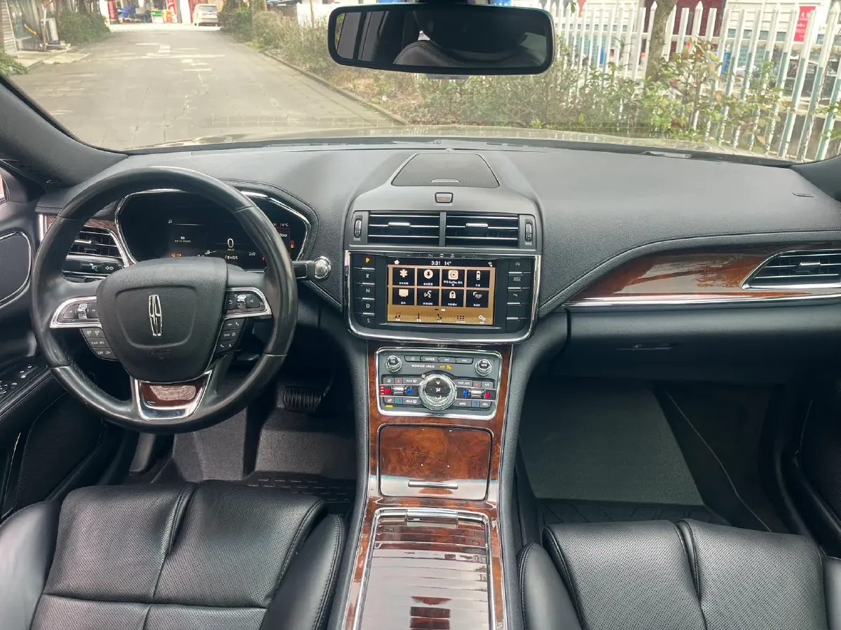 2019 Lincoln Continental 2.0T 261HP L4 6AT,autocango,china used car exporter,china ev exporter,chinese used car exporter,chinese used ev exporter