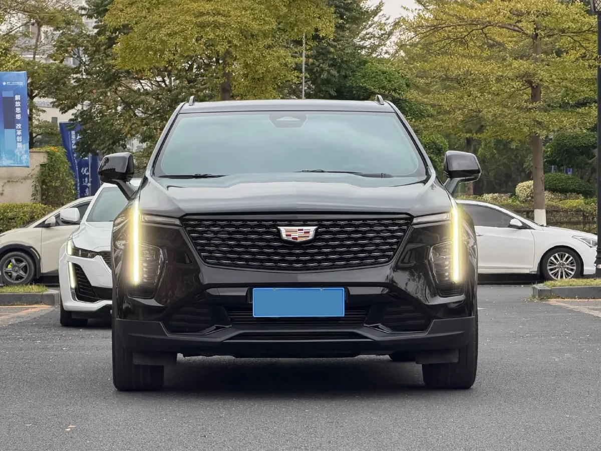 2024 Cadillac XT4 2.0T 237HP L4 9AT,autocango,china used car exporter,china ev exporter,chinese used car exporter,chinese used ev exporter