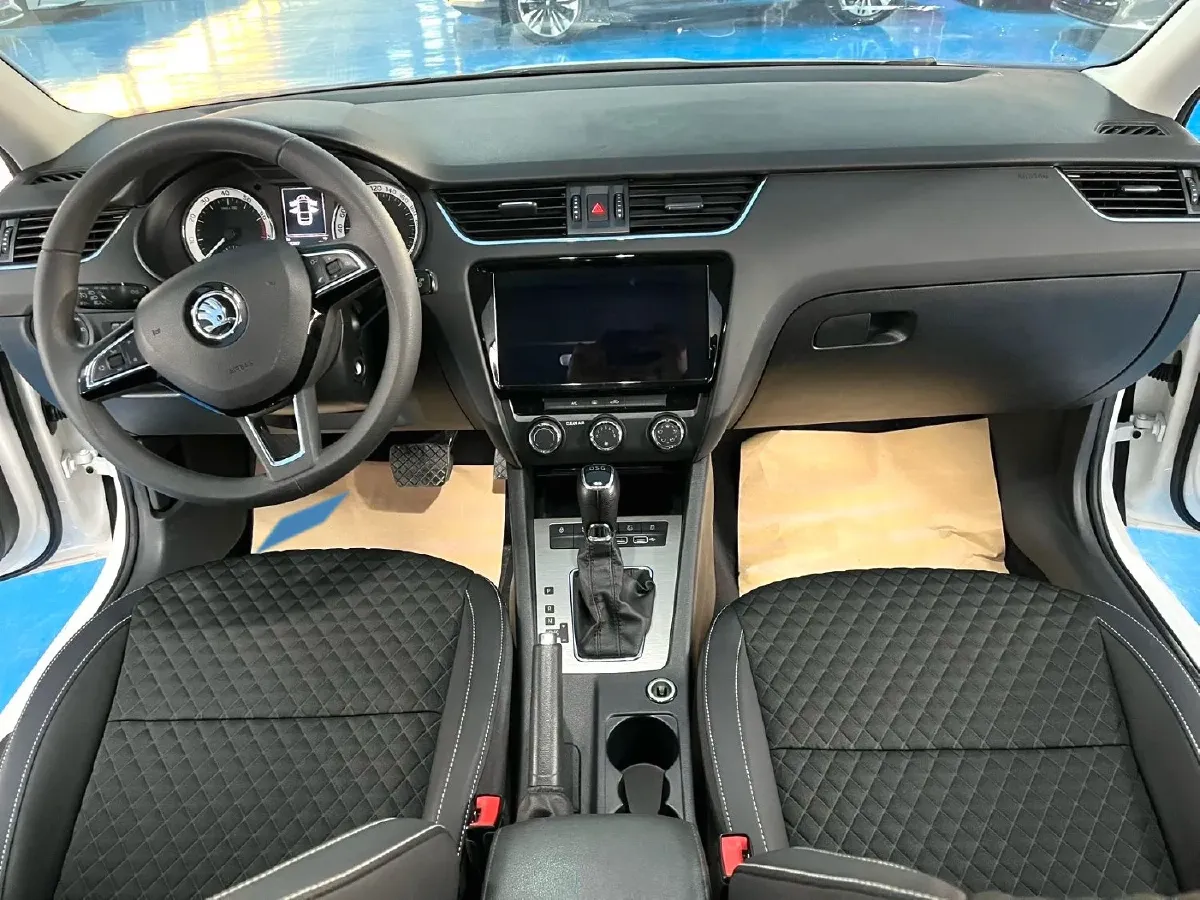 2020 Skoda Octavia 1.2T 116HP L4 7DCT,autocango,china used car exporter,china ev exporter,chinese used car exporter,chinese used ev exporter