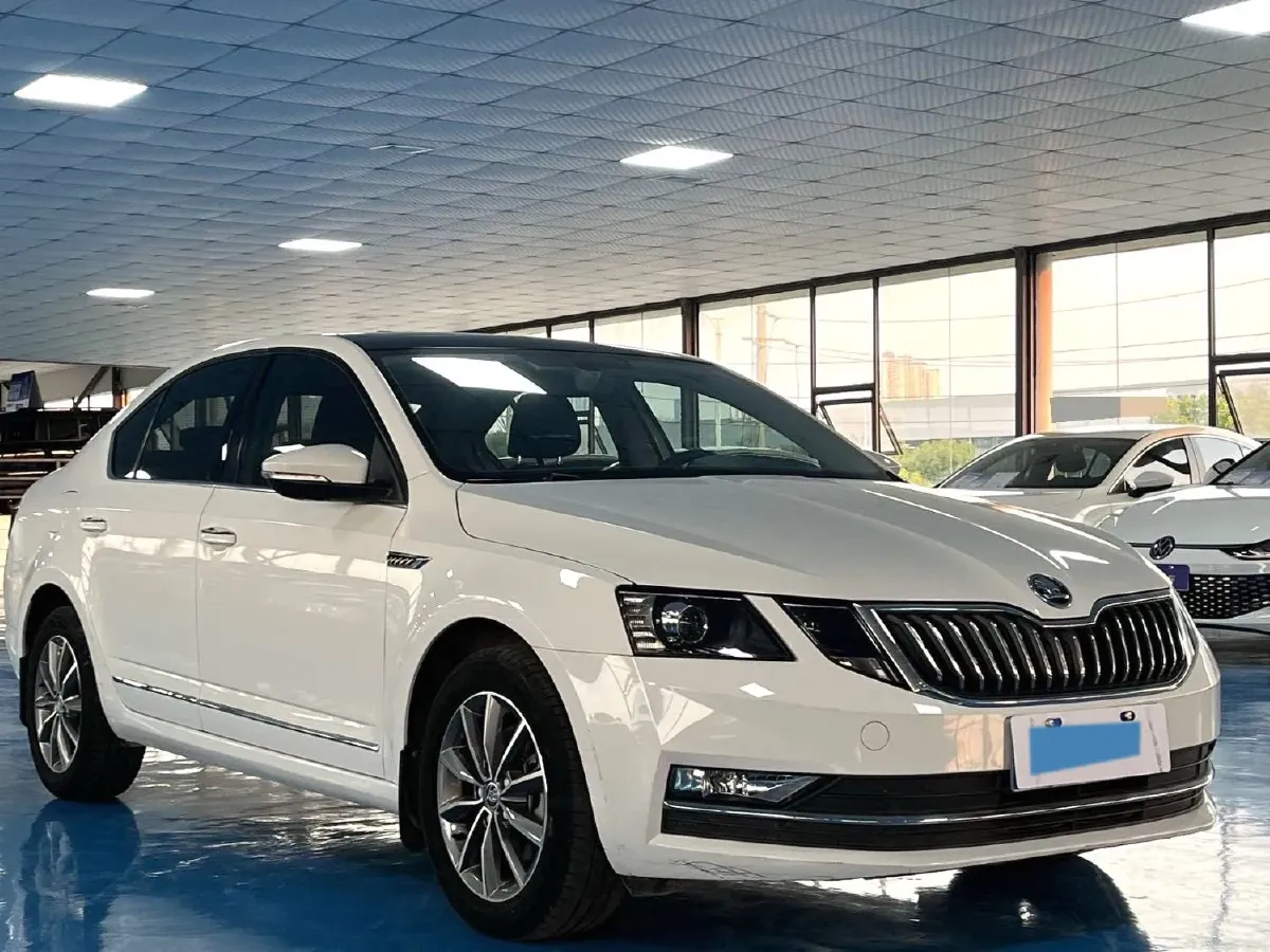 2020 Skoda Octavia 1.2T 116HP L4 7DCT,autocango,china used car exporter,china ev exporter,chinese used car exporter,chinese used ev exporter