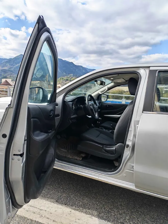 2019 Dongfeng RuiQi 6 2.5T 140HP L4 5MT,autocango,china used car exporter,china ev exporter,chinese used car exporter,chinese used ev exporter