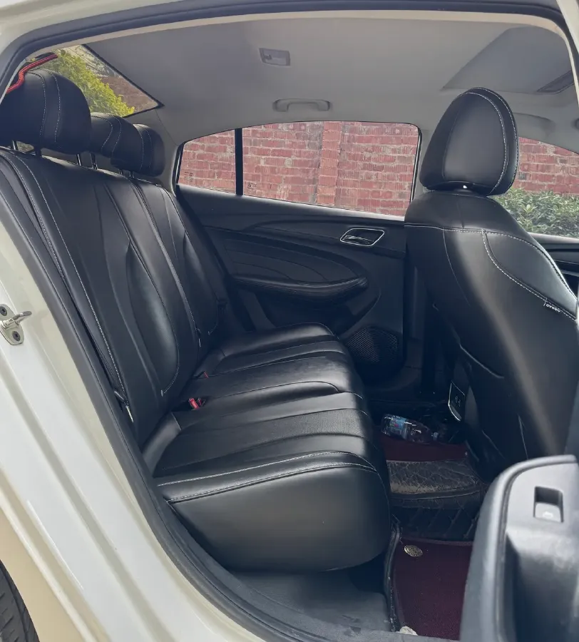 2020 Roewe i5 1.5L 120HP L4 CVT,autocango,china used car exporter,china ev exporter,chinese used car exporter,chinese used ev exporter