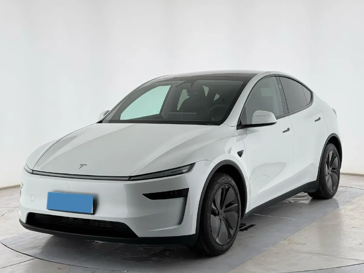 2025 Tesla Model Y BEV 62.5KWH,autocango,china used car exporter,china ev exporter,chinese used car exporter,chinese used ev exporter