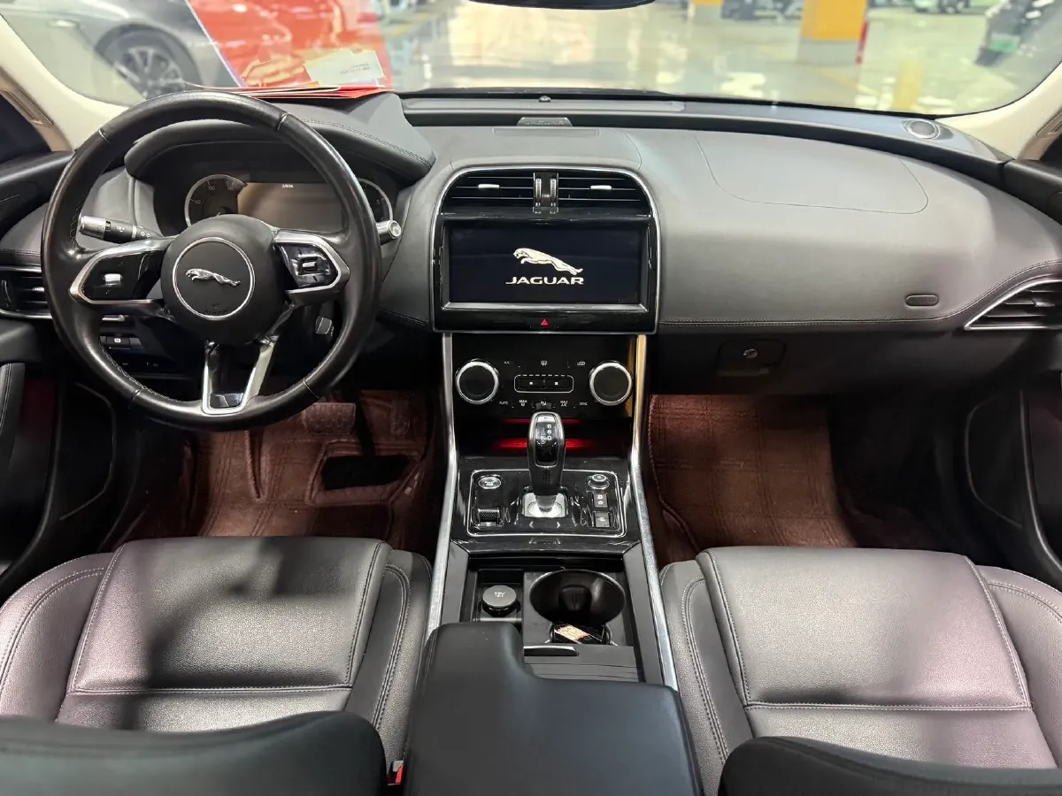 2020 Jaguar XEL 2.0T 200HP L4 8AT,autocango,china used car exporter,china ev exporter,chinese used car exporter,chinese used ev exporter