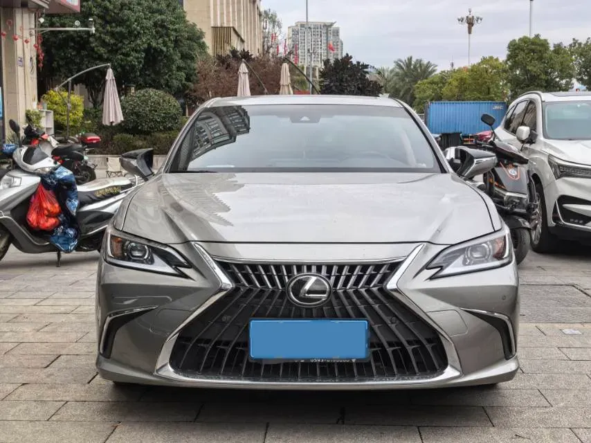 2023 Lexus ES 2.0L 173HP L4 CVT,autocango,china used car exporter,china ev exporter,chinese used car exporter,chinese used ev exporter