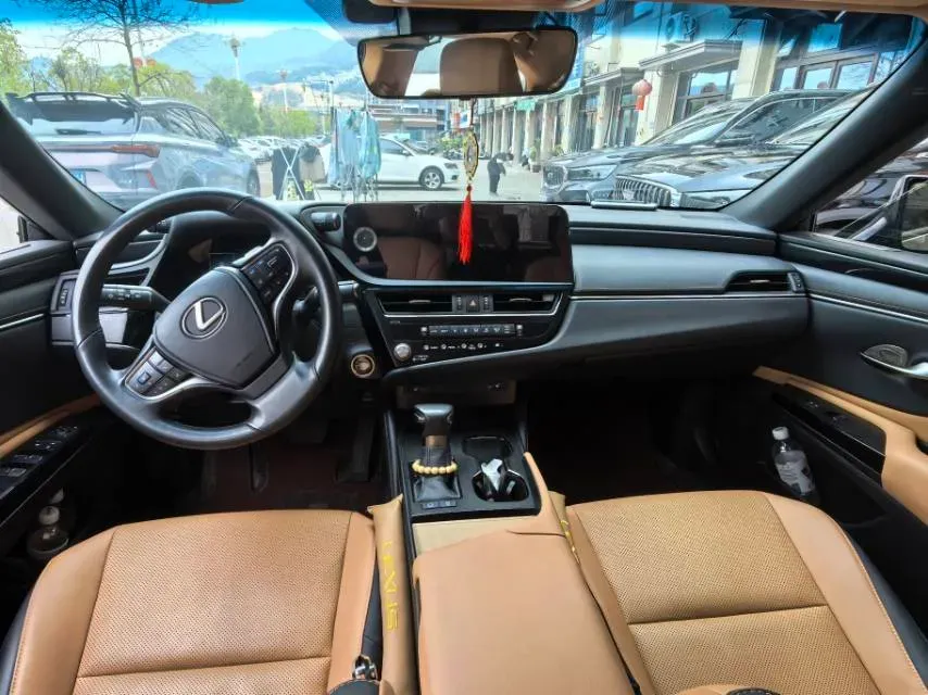 2023 Lexus ES 2.0L 173HP L4 CVT,autocango,china used car exporter,china ev exporter,chinese used car exporter,chinese used ev exporter