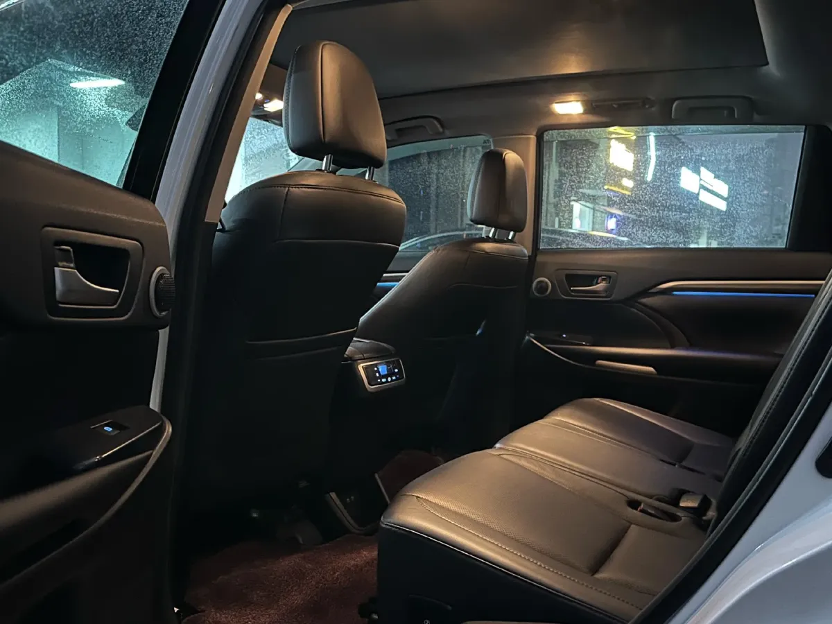 2019 HanTeng V7 1.5T 156HP L4 6AT,autocango,china used car exporter,china ev exporter,chinese used car exporter,chinese used ev exporter