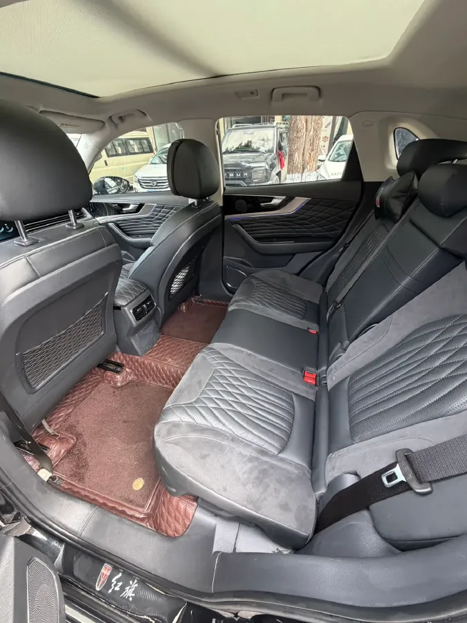 2022 HongQi HS5 2.0T 224HP L4 6AT,autocango,china used car exporter,china ev exporter,chinese used car exporter,chinese used ev exporter