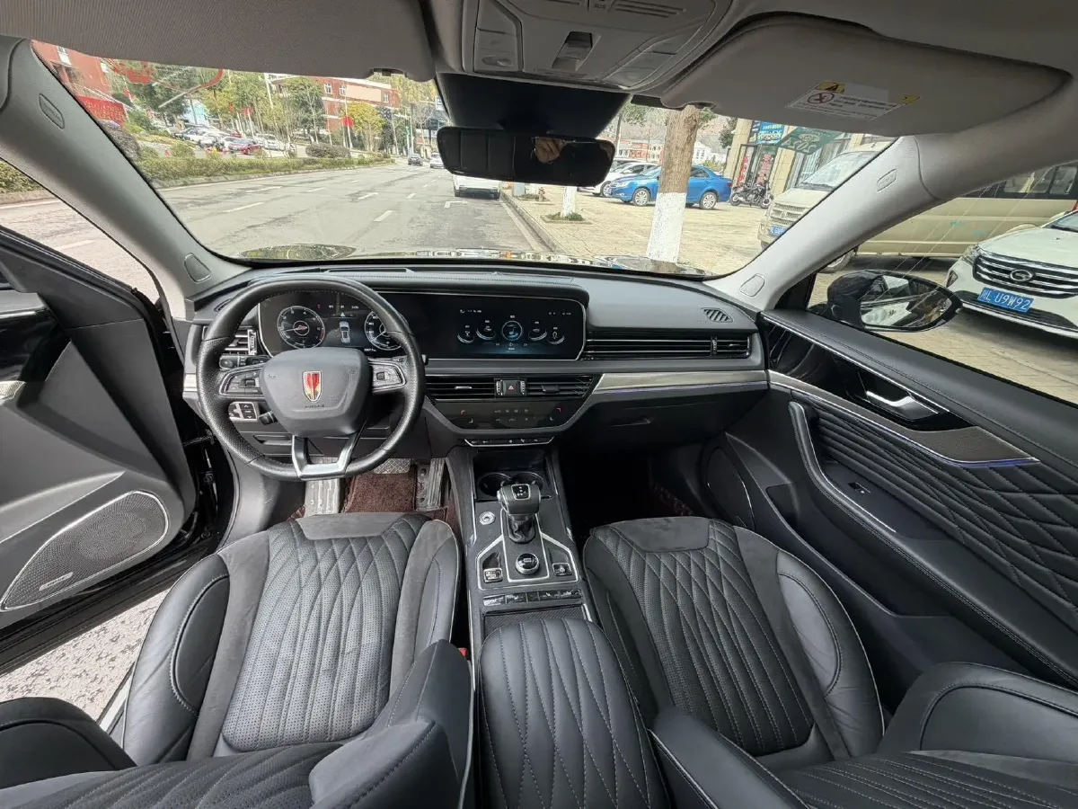 2022 HongQi HS5 2.0T 224HP L4 6AT,autocango,china used car exporter,china ev exporter,chinese used car exporter,chinese used ev exporter