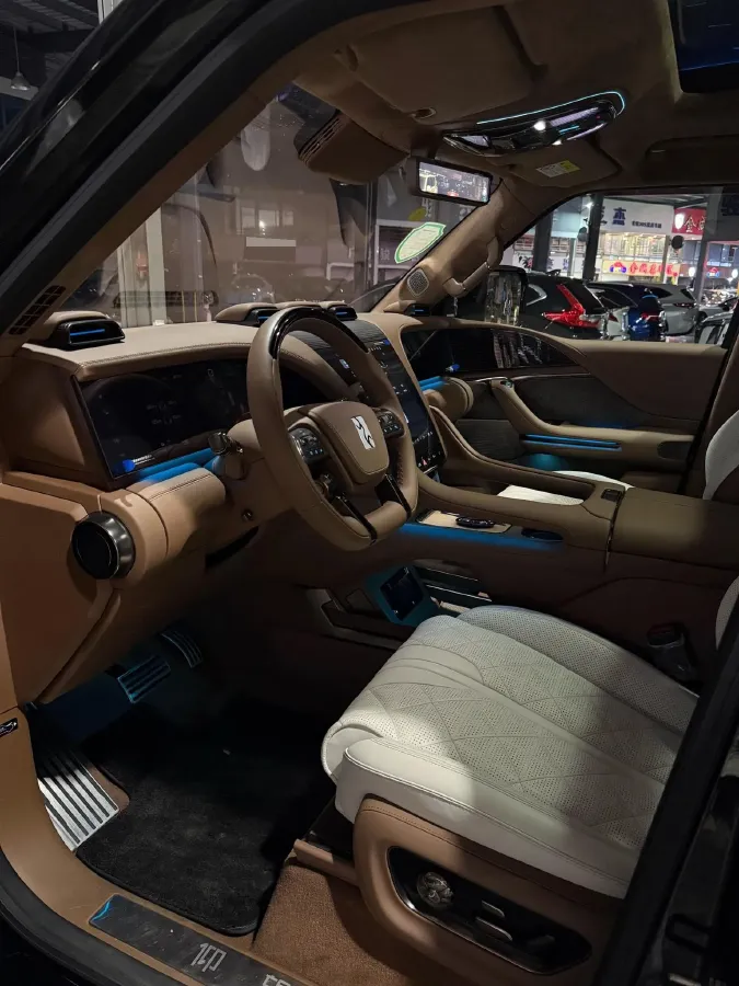 2023 YangWang U8 2.0T 272HP L4 REEV 49.05KWH,autocango,china used car exporter,china ev exporter,chinese used car exporter,chinese used ev exporter