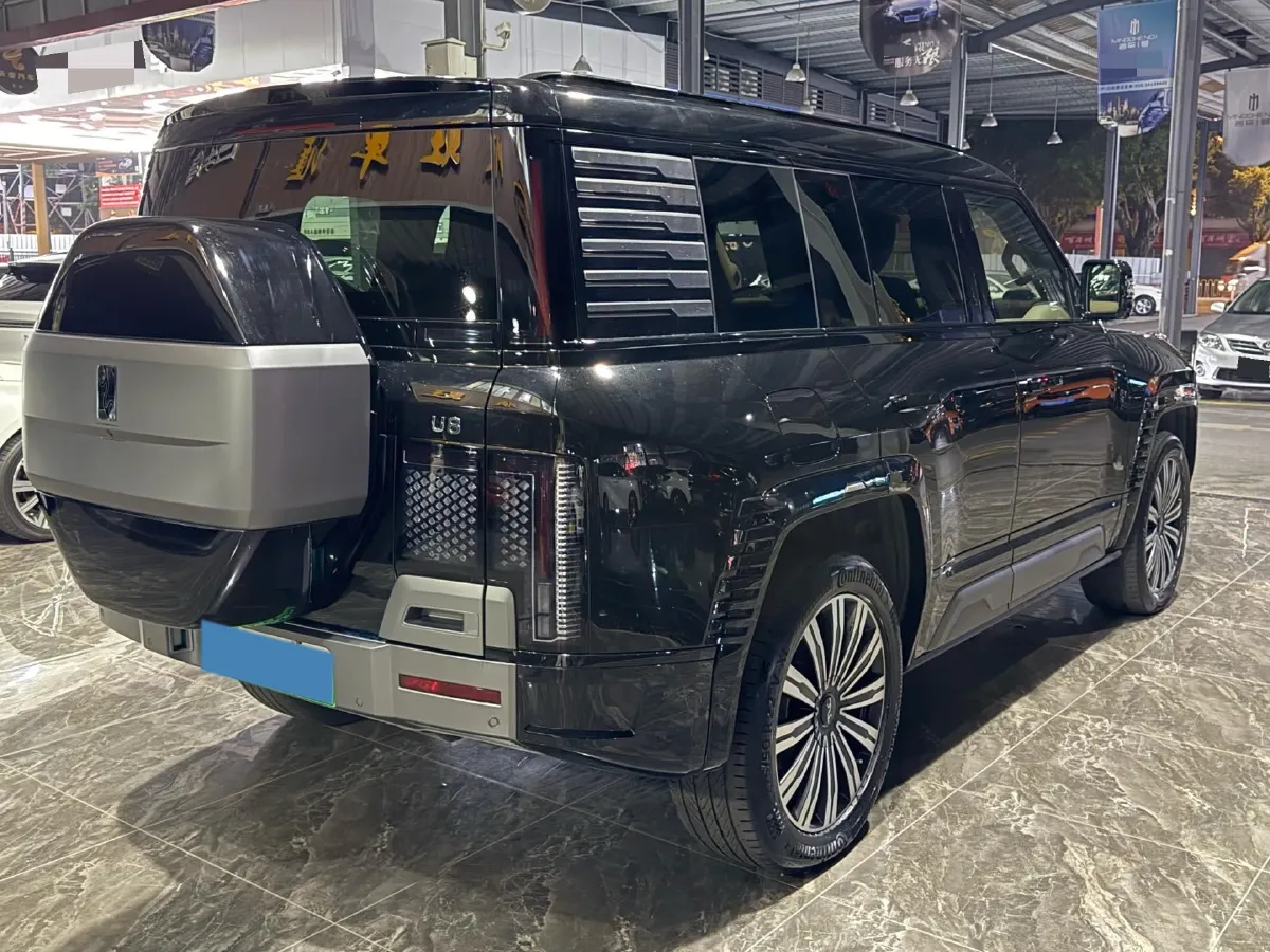 2023 YangWang U8 2.0T 272HP L4 REEV 49.05KWH,autocango,china used car exporter,china ev exporter,chinese used car exporter,chinese used ev exporter