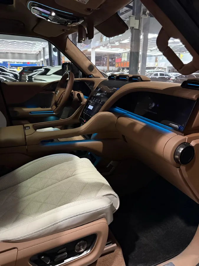 2023 YangWang U8 2.0T 272HP L4 REEV 49.05KWH,autocango,china used car exporter,china ev exporter,chinese used car exporter,chinese used ev exporter