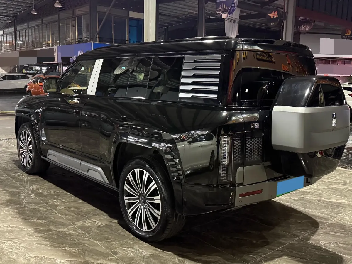 2023 YangWang U8 2.0T 272HP L4 REEV 49.05KWH,autocango,china used car exporter,china ev exporter,chinese used car exporter,chinese used ev exporter