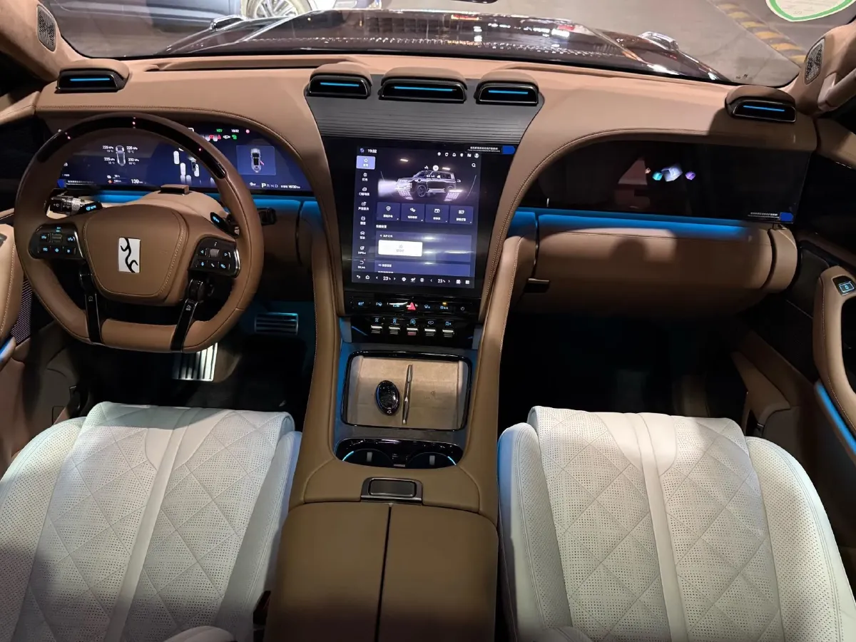 2023 YangWang U8 2.0T 272HP L4 REEV 49.05KWH,autocango,china used car exporter,china ev exporter,chinese used car exporter,chinese used ev exporter