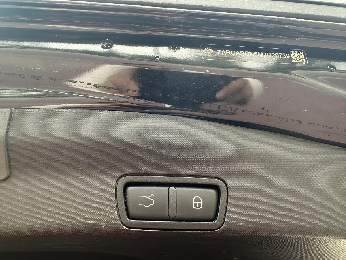 2020 Alfa Romeo Stelvio 2.0T 280HP L4 8AT,autocango,china used car exporter,china ev exporter,chinese used car exporter,chinese used ev exporter