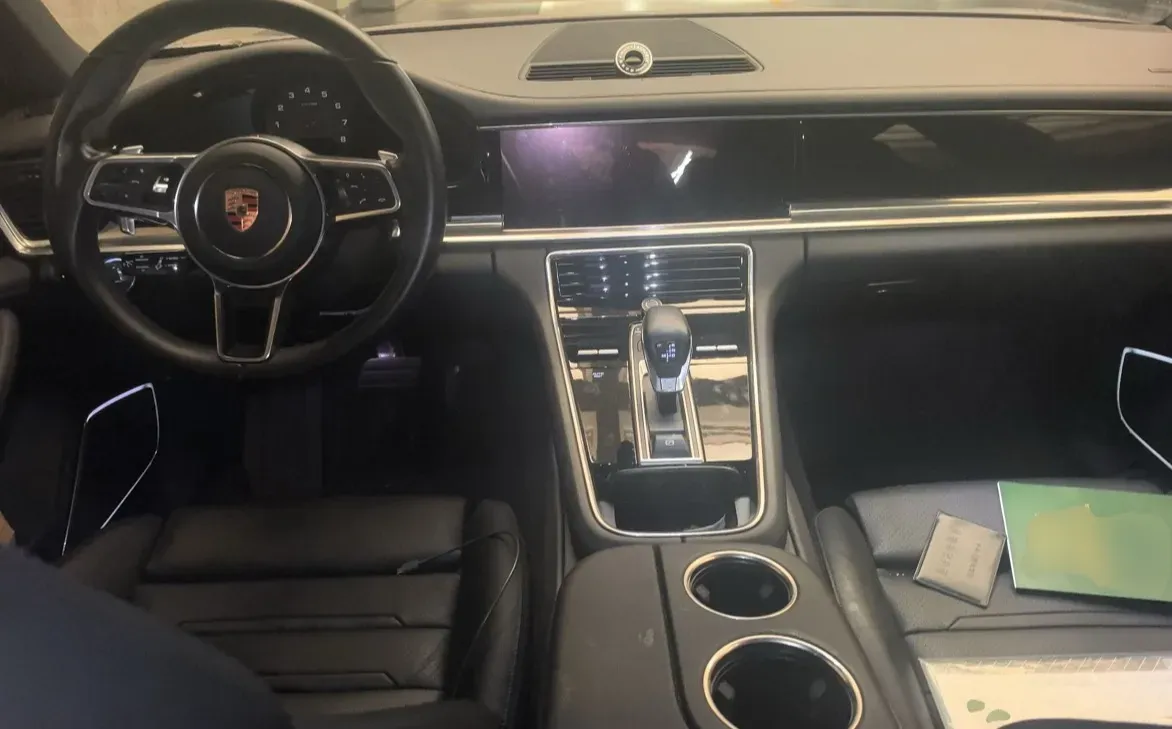 2019 Porsche Panamera 2.9T 330HP V6 8DCT,autocango,china used car exporter,china ev exporter,chinese used car exporter,chinese used ev exporter