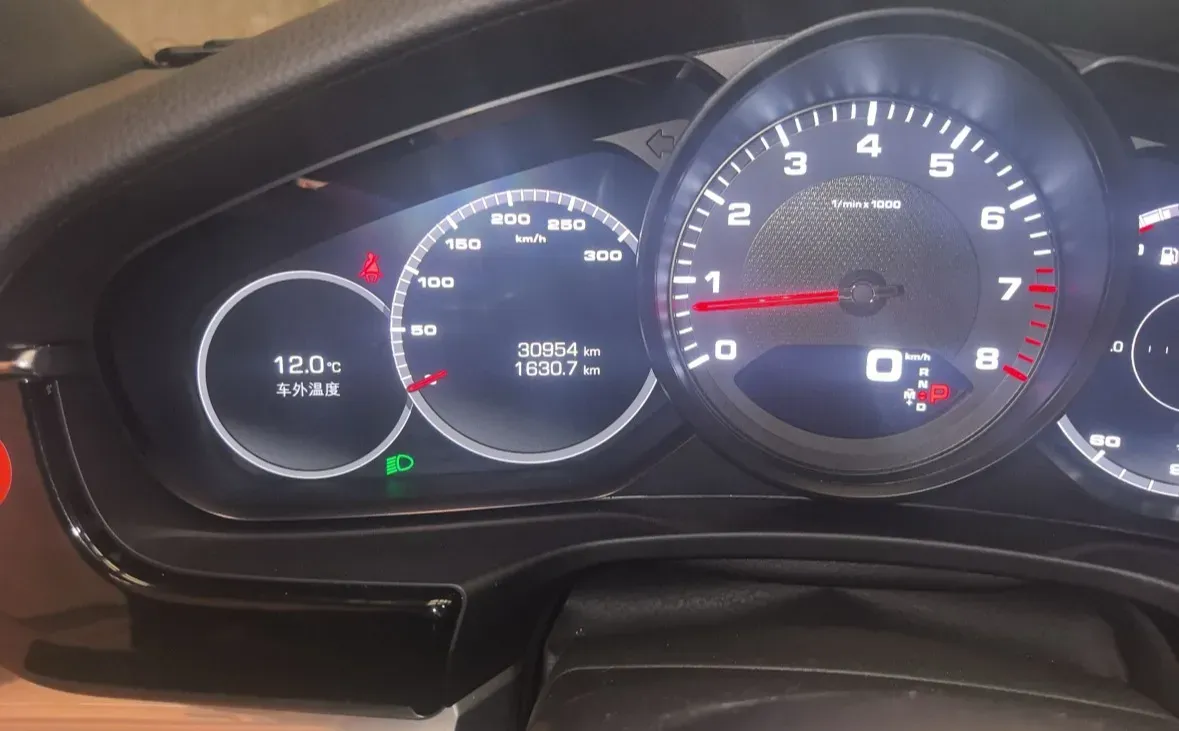 2019 Porsche Panamera 2.9T 330HP V6 8DCT,autocango,china used car exporter,china ev exporter,chinese used car exporter,chinese used ev exporter