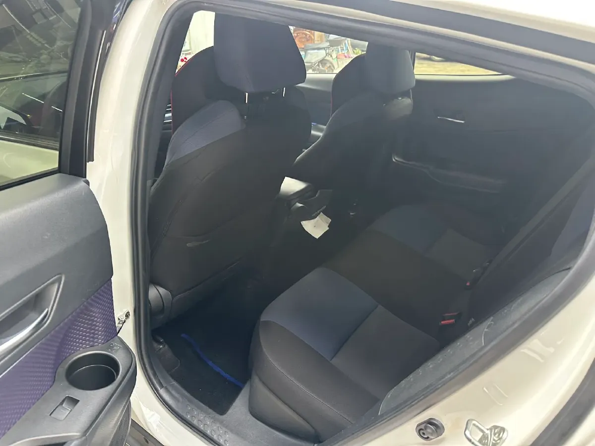 2018 Toyota C-HR 2.0L 171HP L4 CVT,autocango,china used car exporter,china ev exporter,chinese used car exporter,chinese used ev exporter