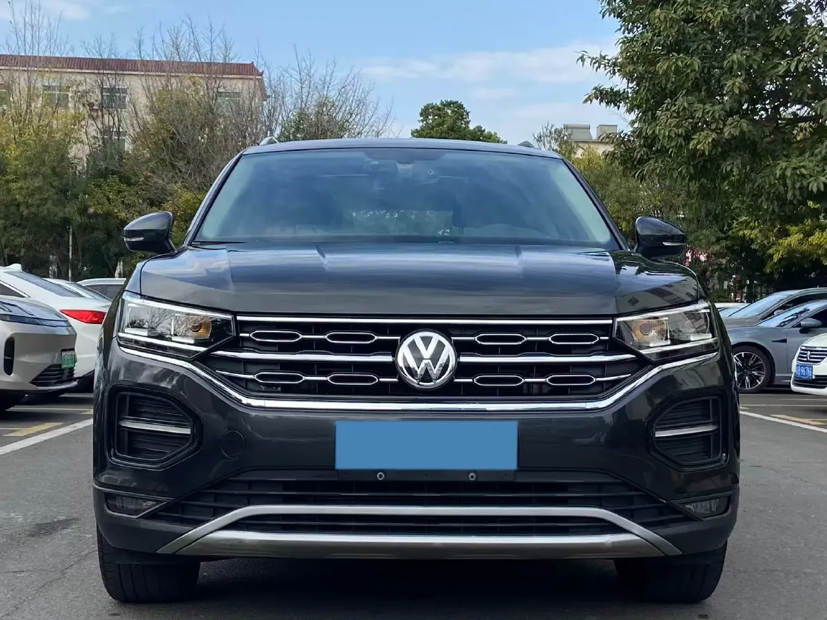 2019 Jeep Cherokee 2.0T 234HP L4 9AT,autocango,china used car exporter,china ev exporter,chinese used car exporter,chinese used ev exporter