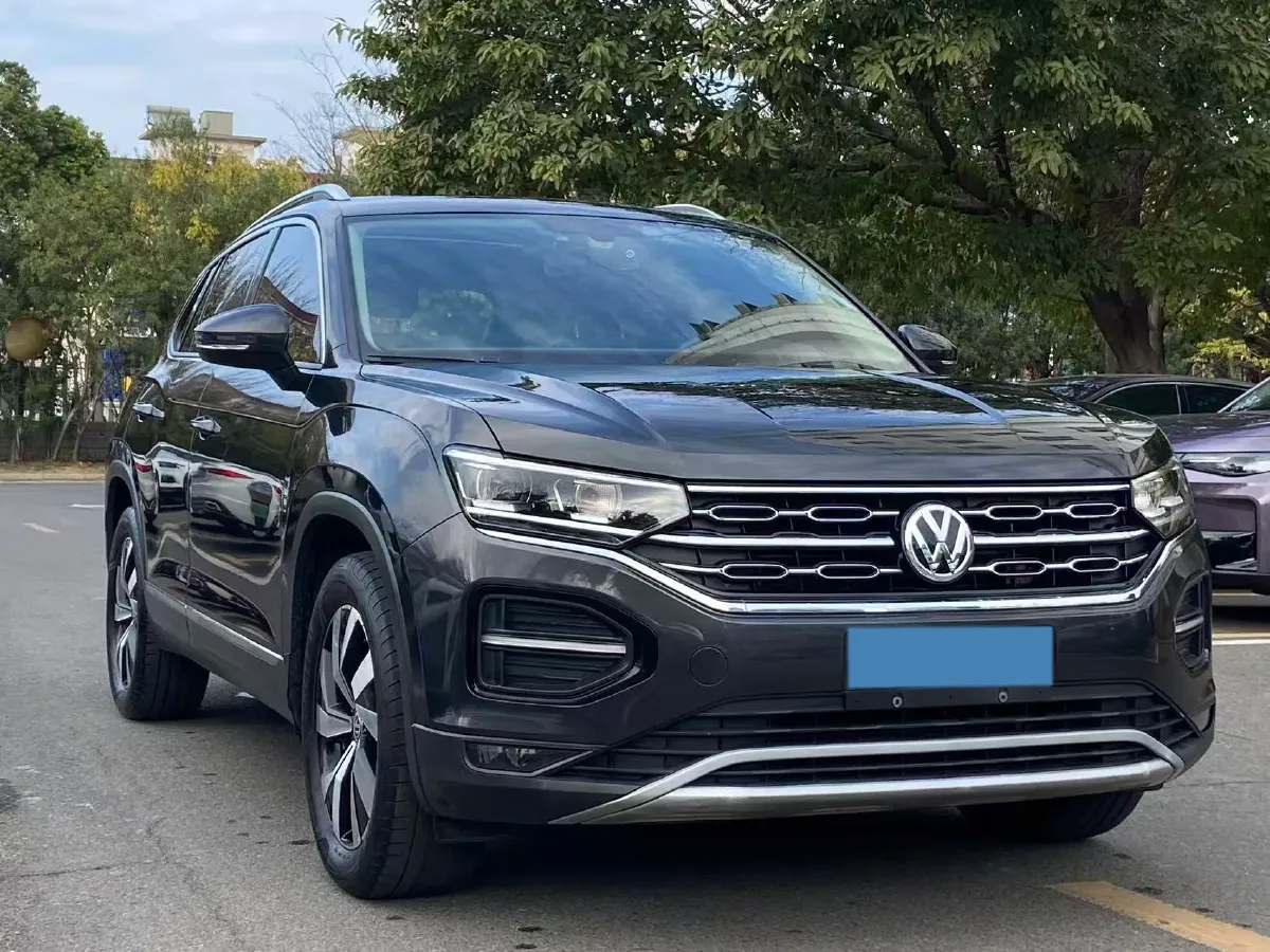 2019 Jeep Cherokee 2.0T 234HP L4 9AT,autocango,china used car exporter,china ev exporter,chinese used car exporter,chinese used ev exporter