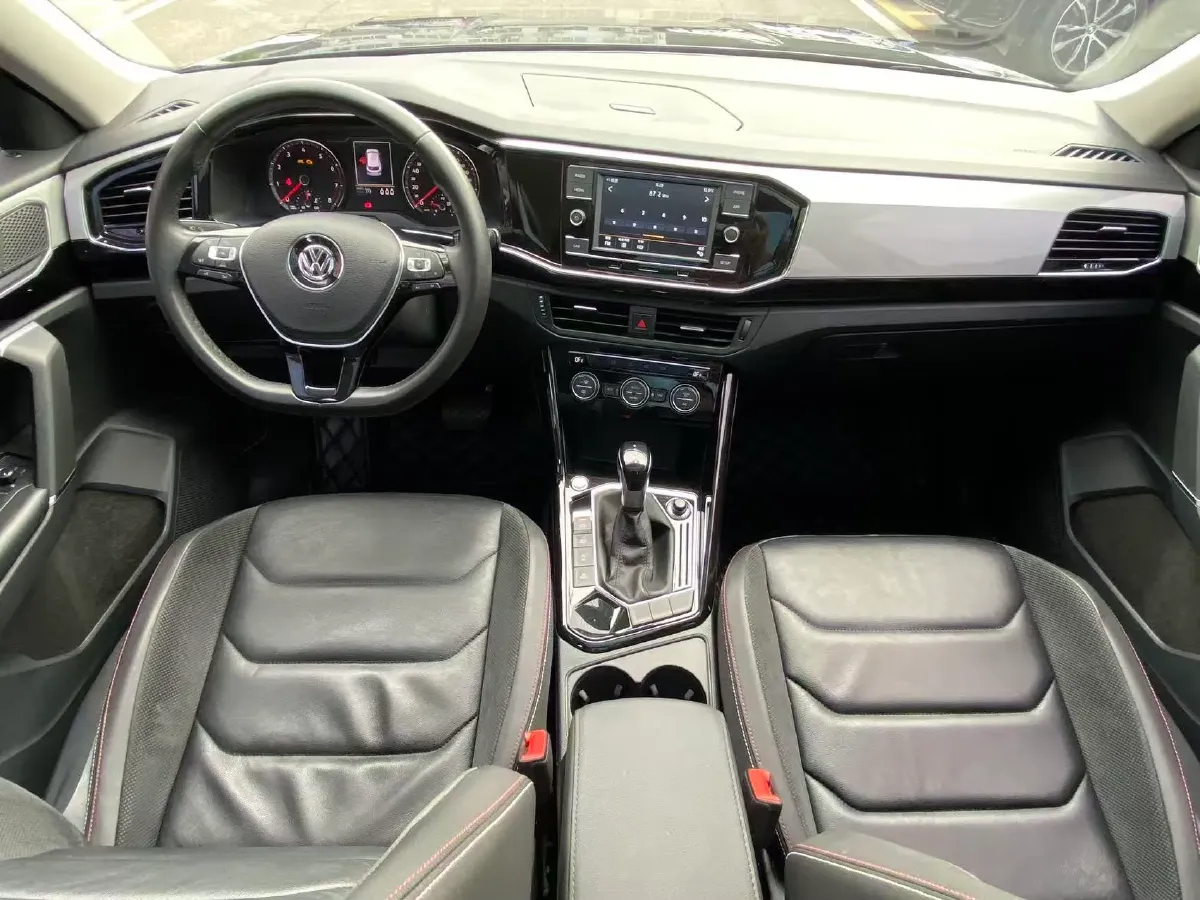 2019 Jeep Cherokee 2.0T 234HP L4 9AT,autocango,china used car exporter,china ev exporter,chinese used car exporter,chinese used ev exporter