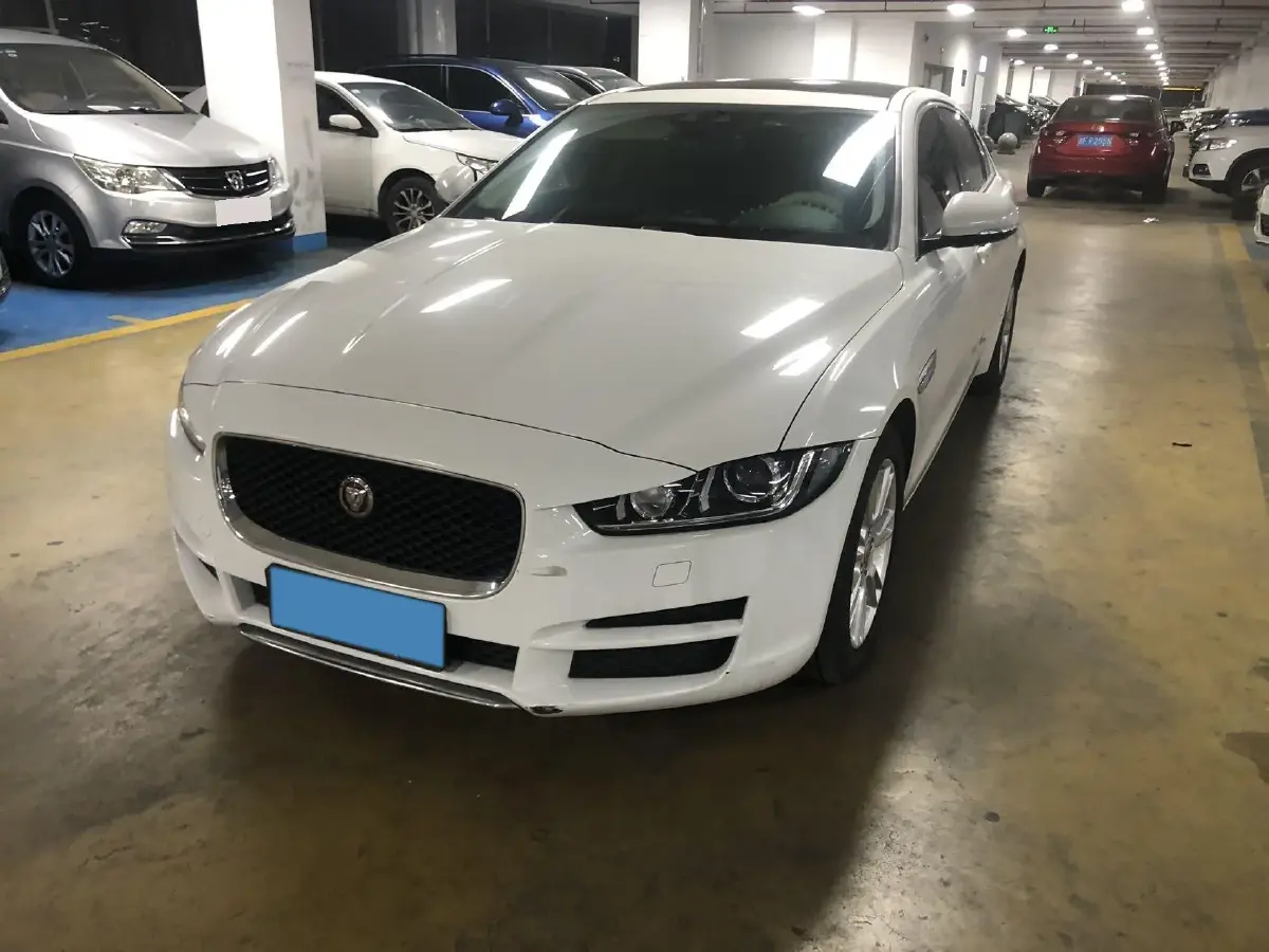 2018 Jaguar XEL 2.0T 200HP L4 8AT